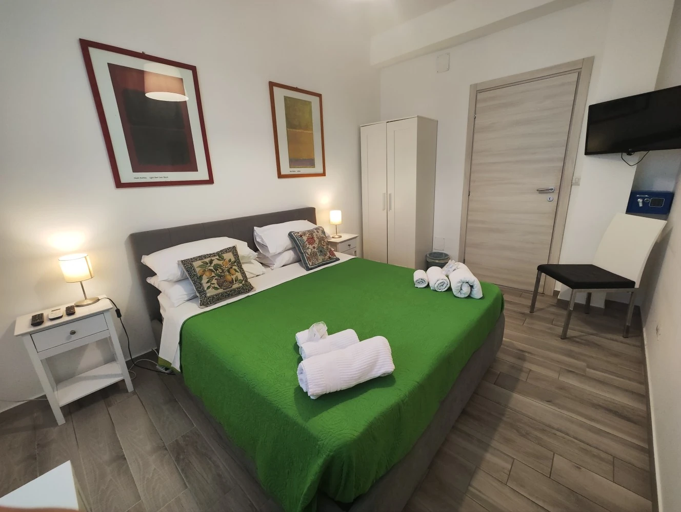 B&b:  Cesare's  Guests Acitrezza-2