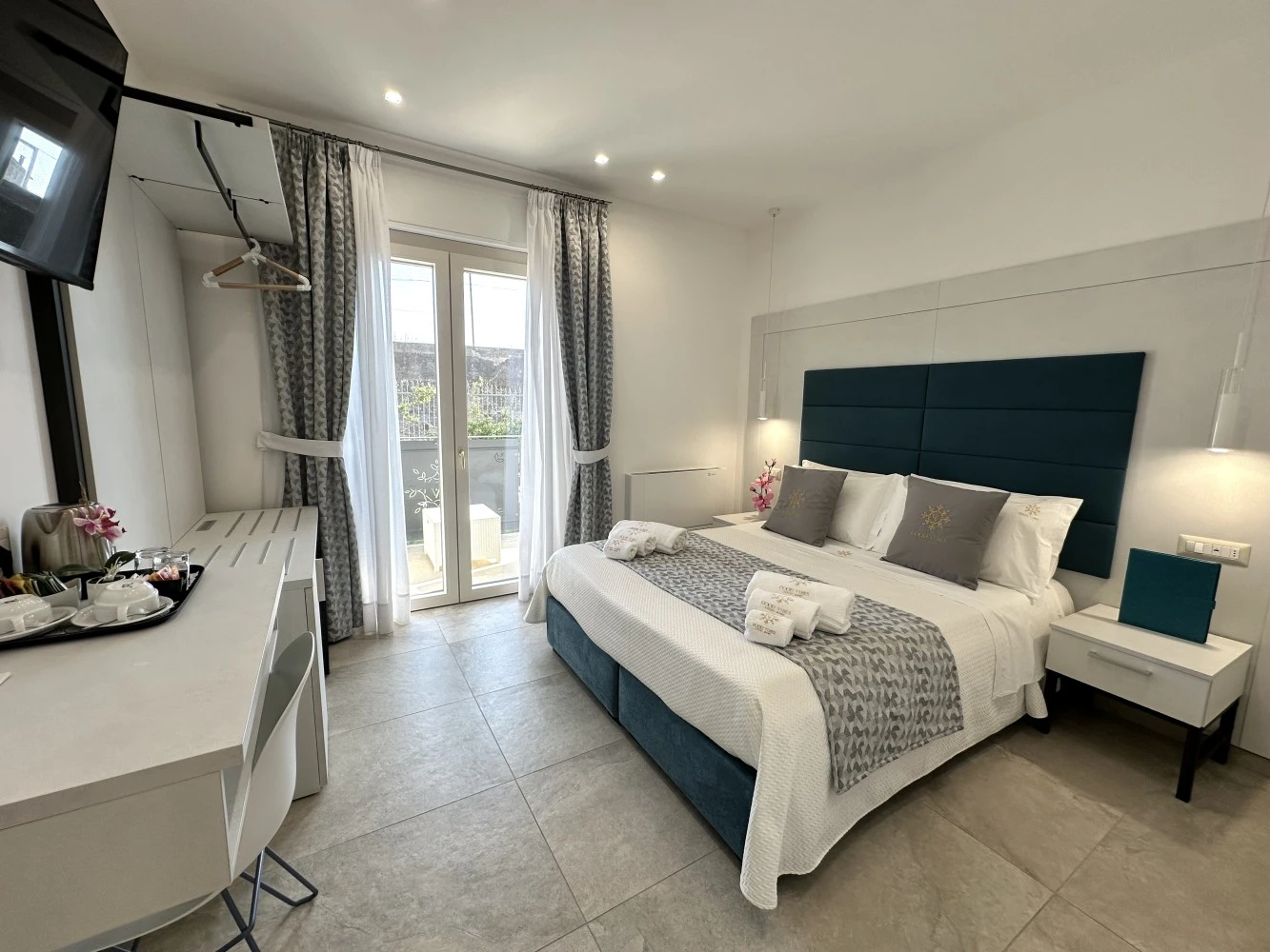 Good Vibes Luxury Rooms-1