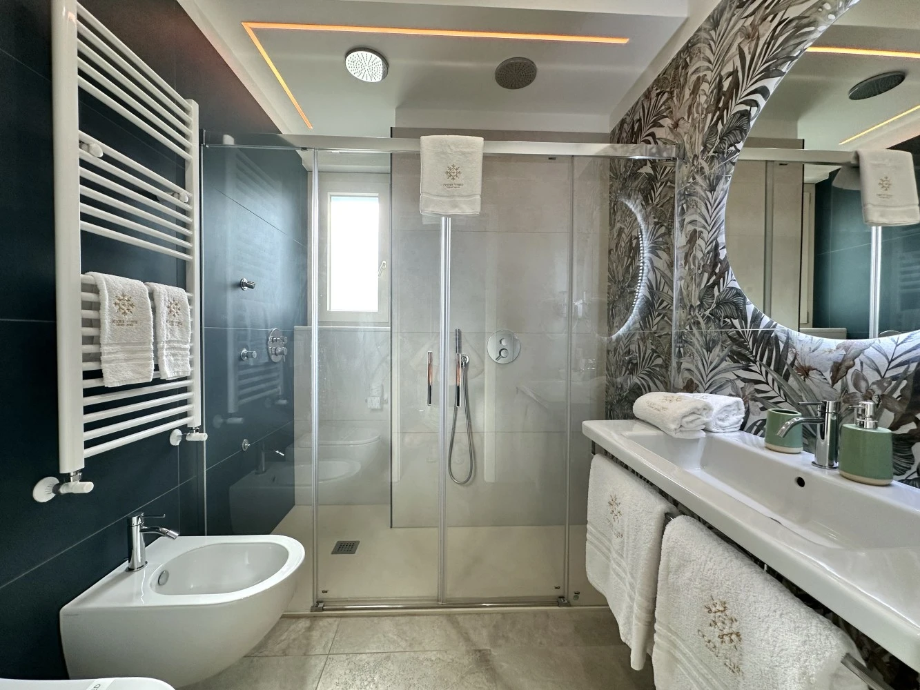 Good Vibes Luxury Rooms-2