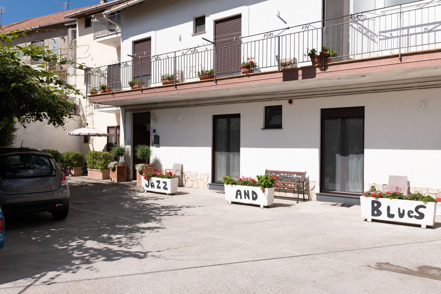 Jazz And Blues Apartments-1