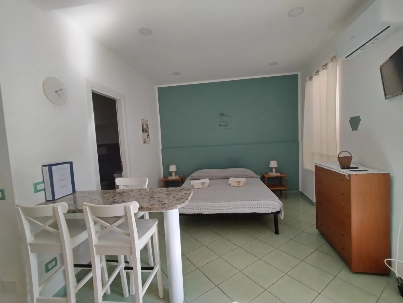 Casa Vacanza La Piazzetta Di D'angiolillo Rossella-3