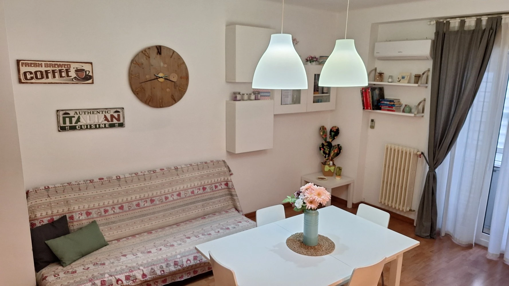 Cozy Double Apartment In The City Center-4