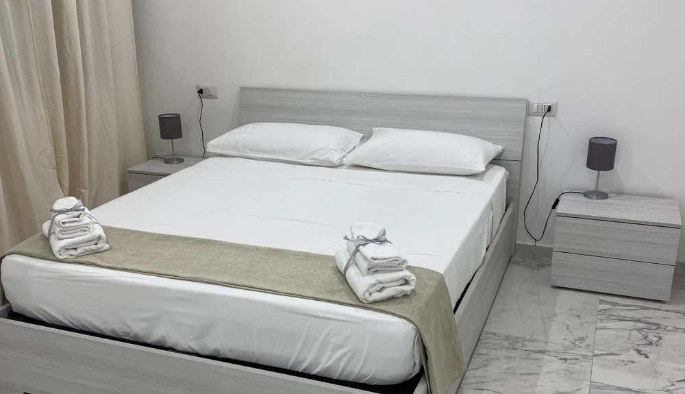B&b Grey-1