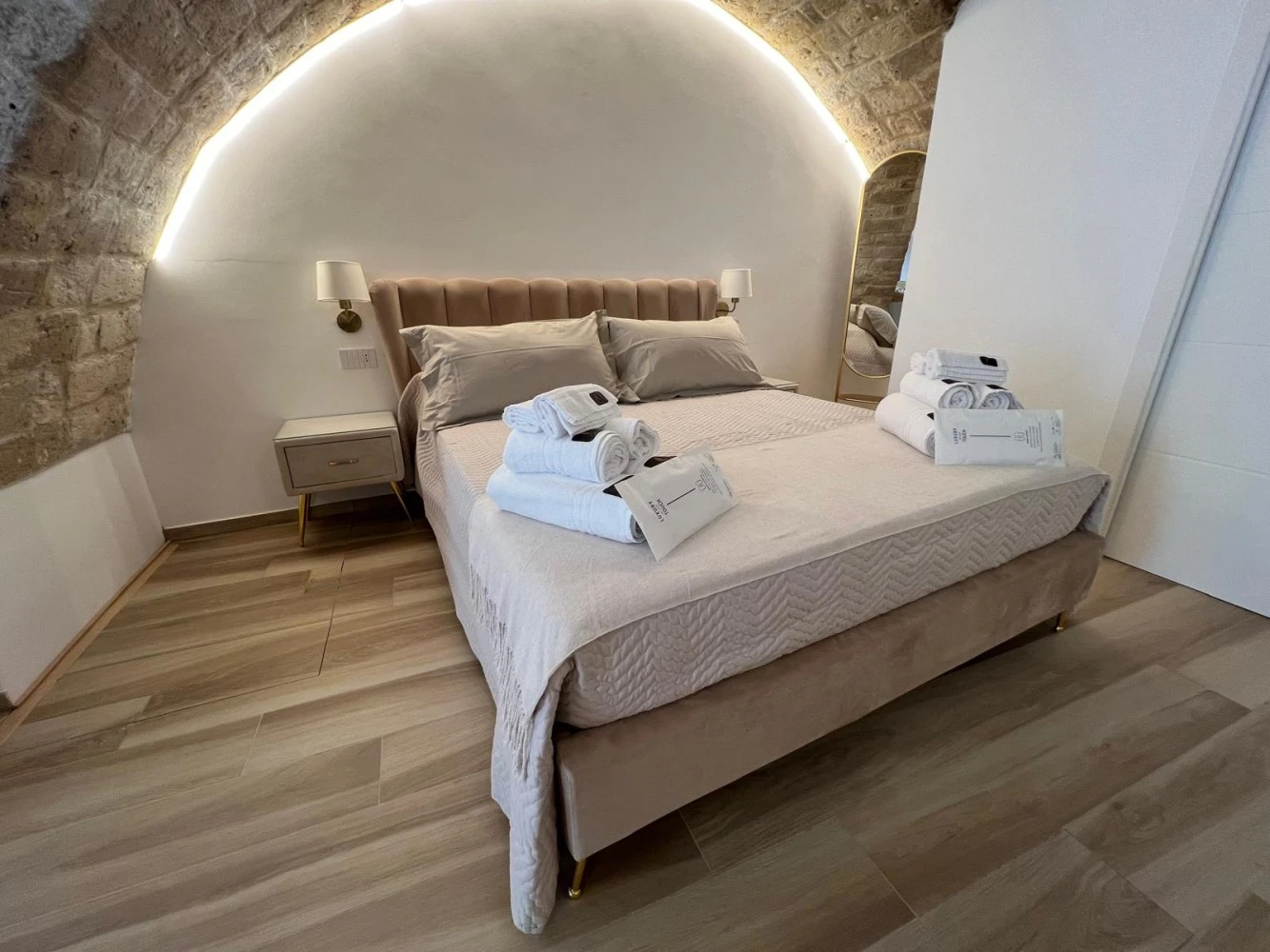 Carola Luxury Room-2