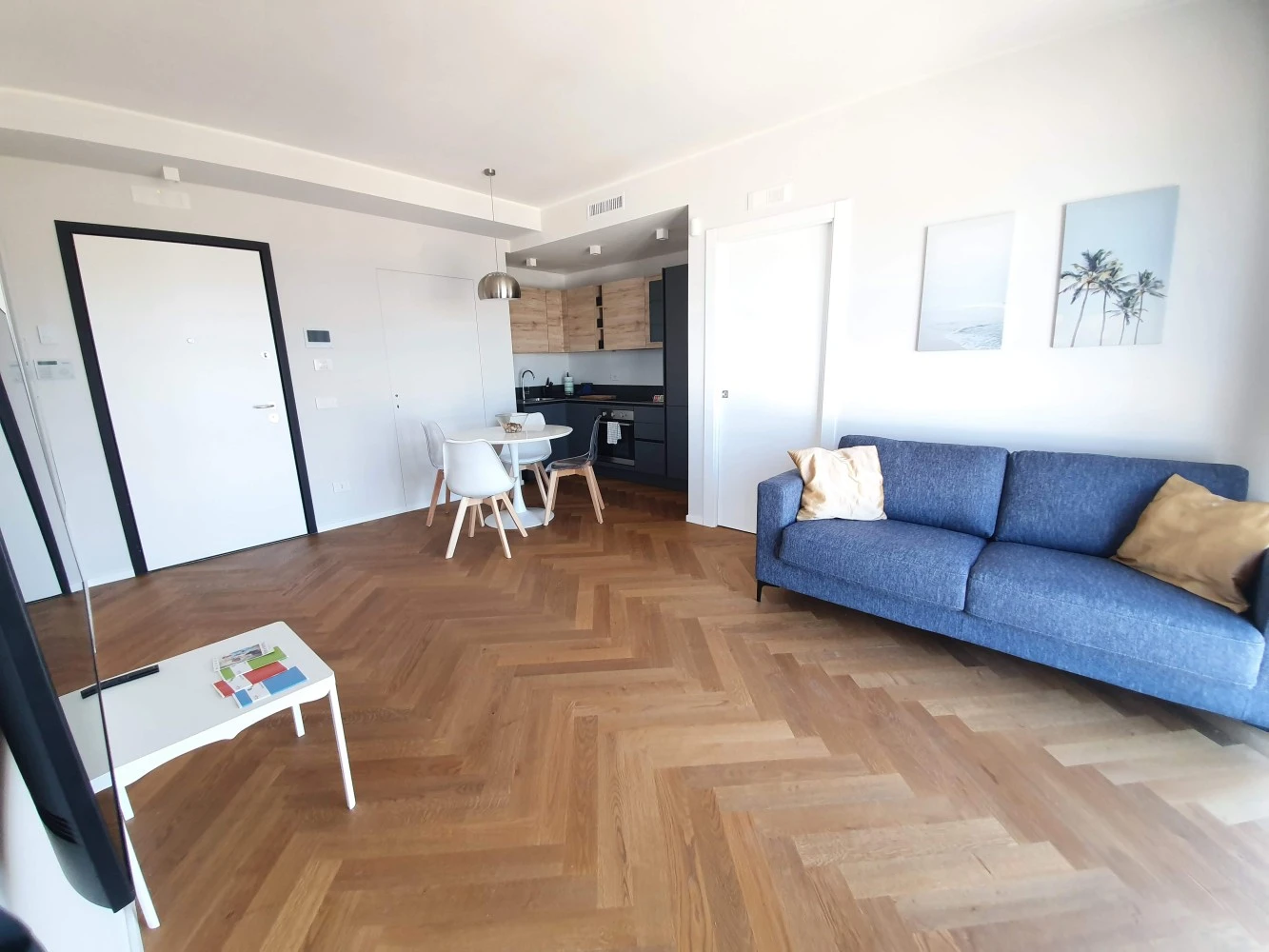 Seven Seas Luxury Flat-1
