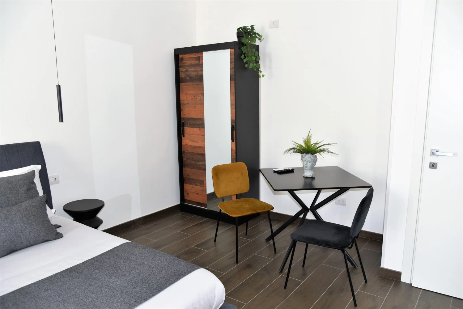 Gl Rooms And Apartments-5