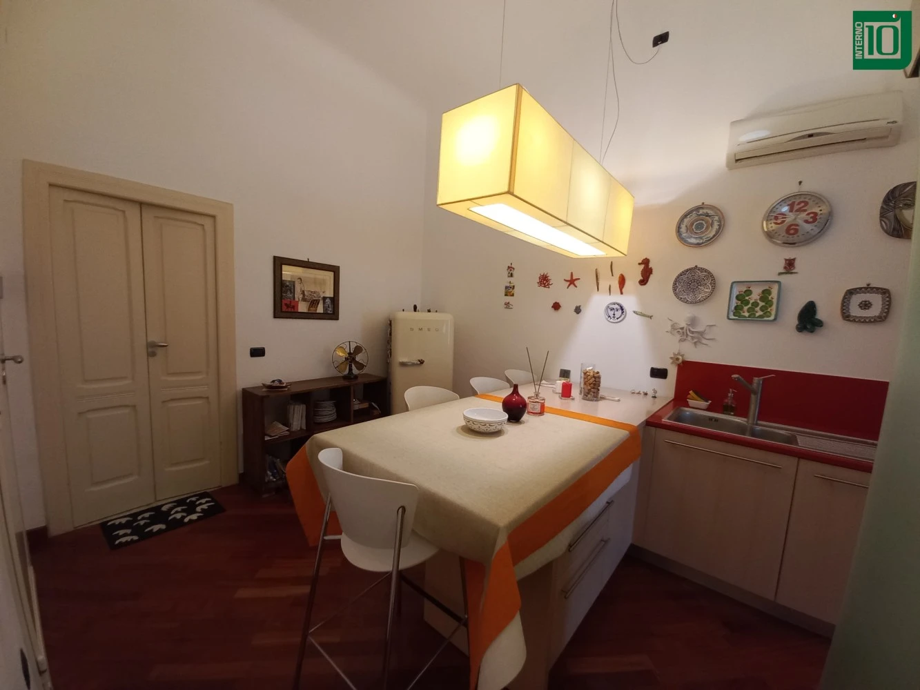 Interno 10-4