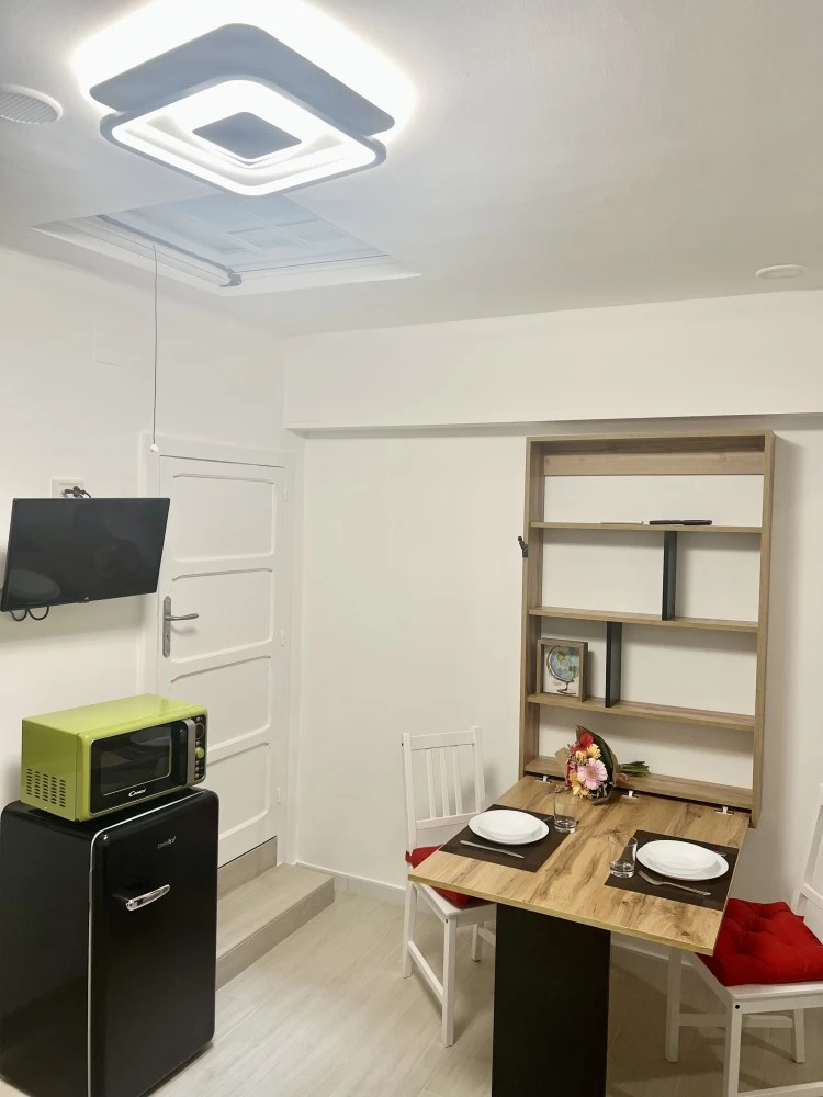 Ludo’s Flat Bari Center-3