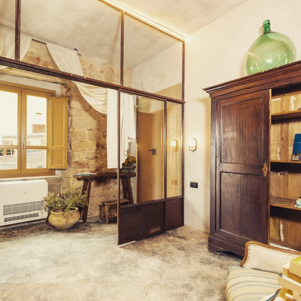 Via Roma Charming Rooms-4