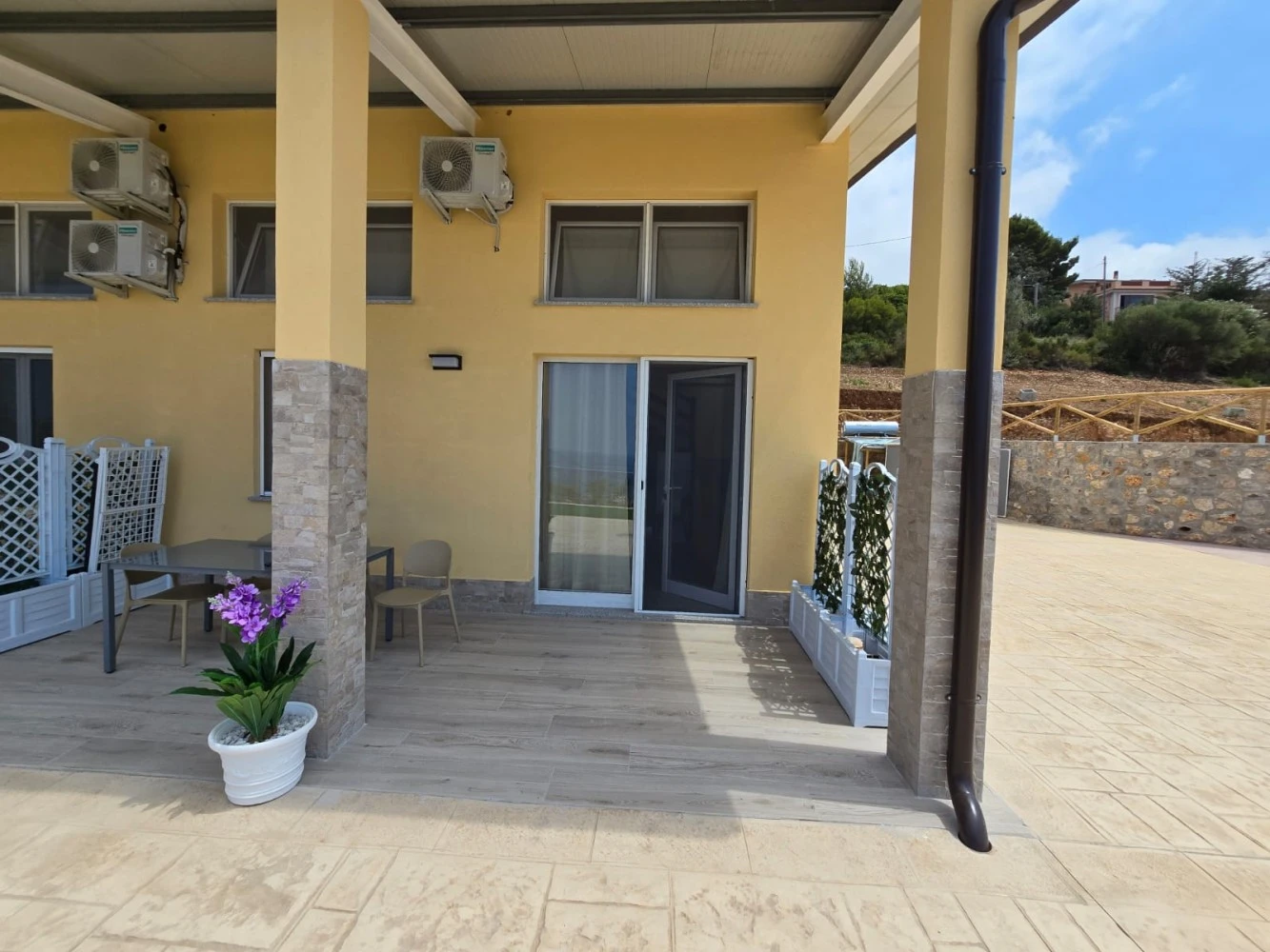 Riviello Rooms-2