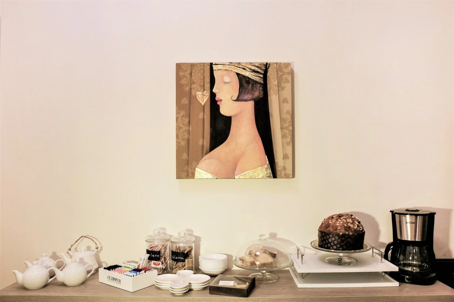 Artistic Charming House-2