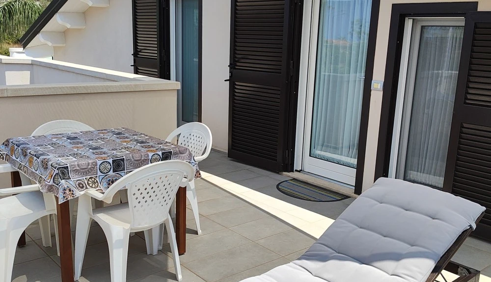 Villa Stela-5