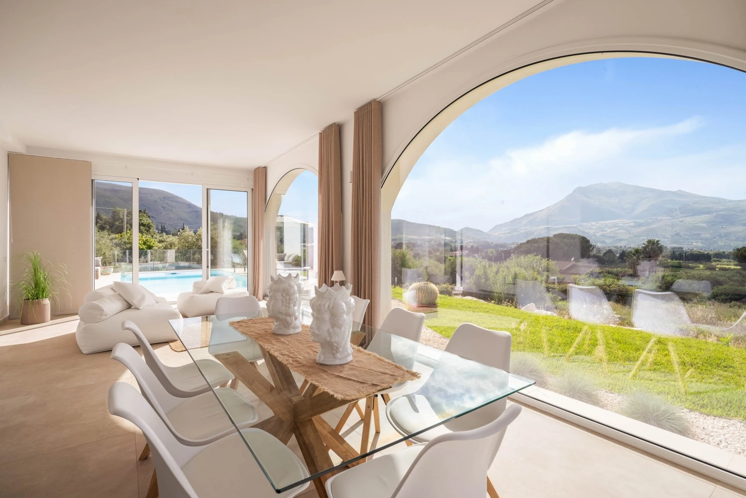 Curina Luxury Villa-1