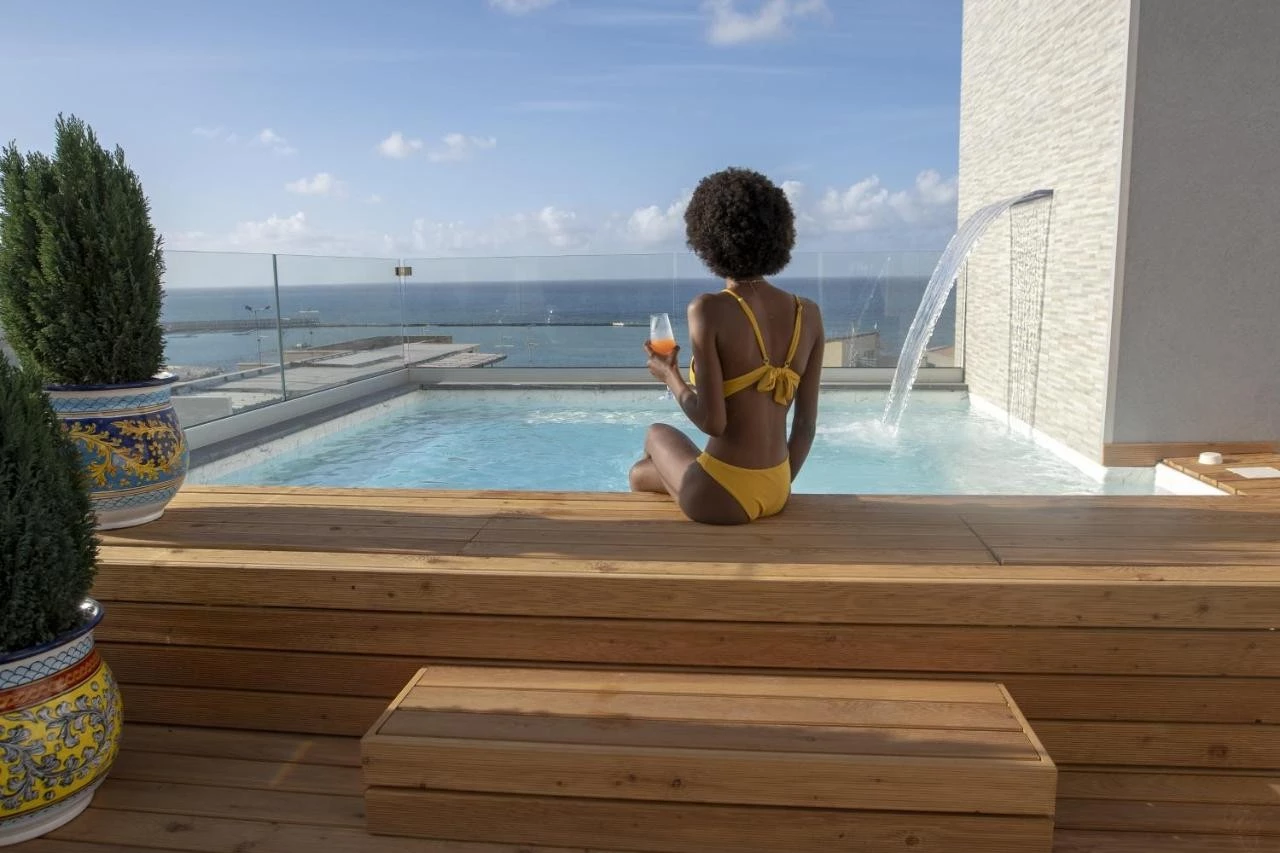 Luxmarì Hotel & Spa-1