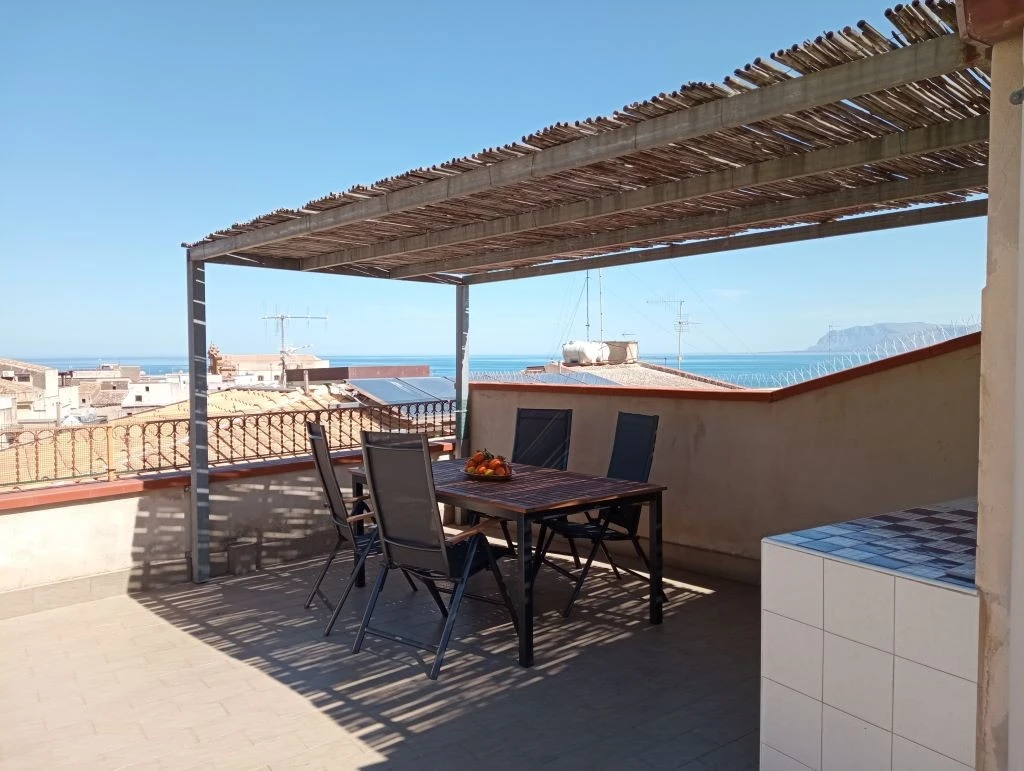 Appartamento Con Ampio Terrazzo -2