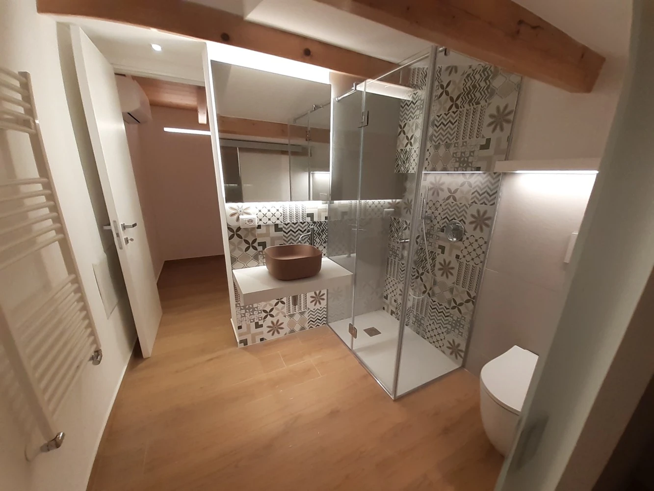 White Home-5
