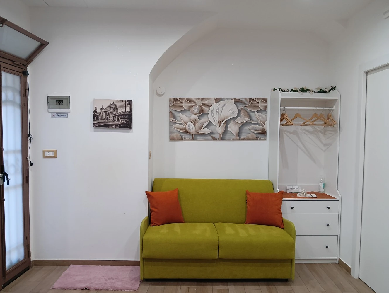 Happy Historic House-1