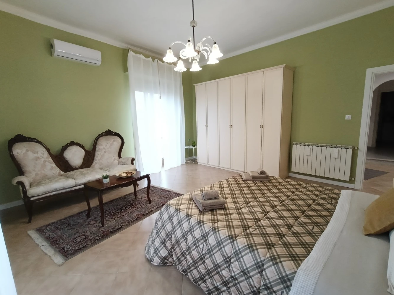 Alis Living Apartment-2