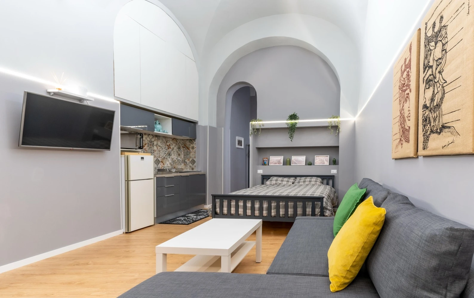 Elephant And Castle-2