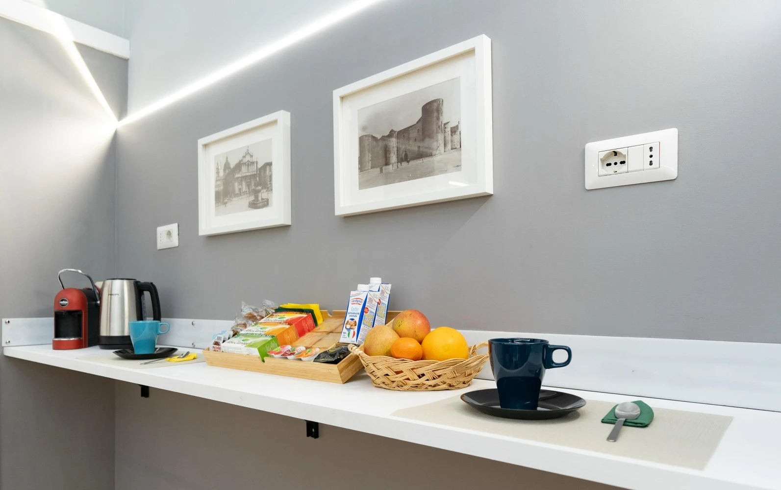 Elephant And Castle-3