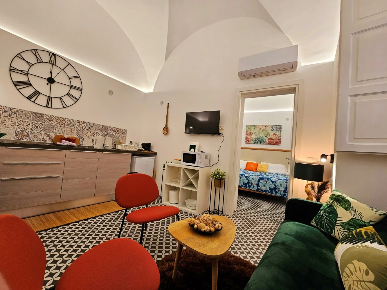 Grey House Apartment 1-2