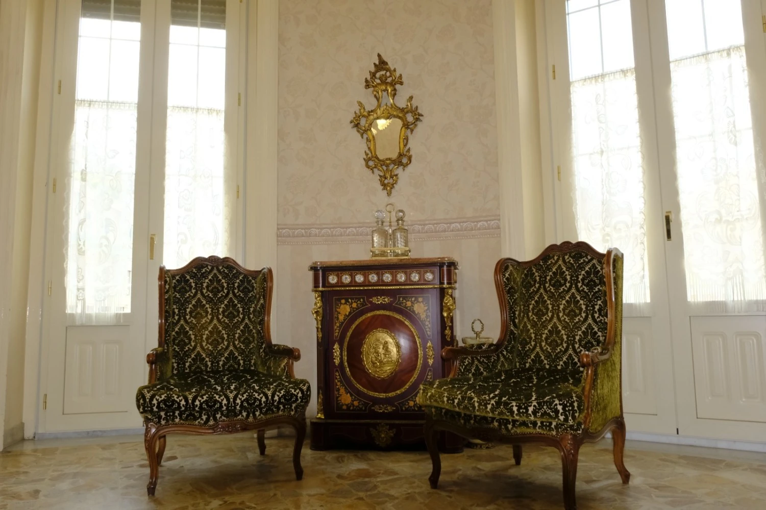 Palazzo Vitrano Tourist Apartment-4