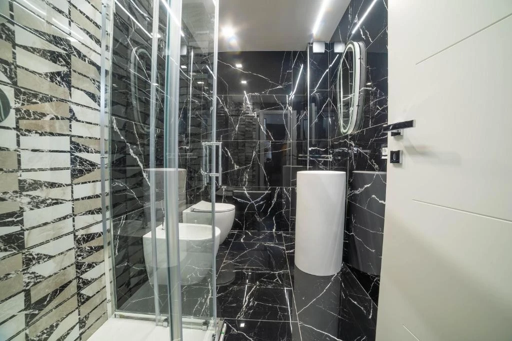 Independence House Holiday - 10-5