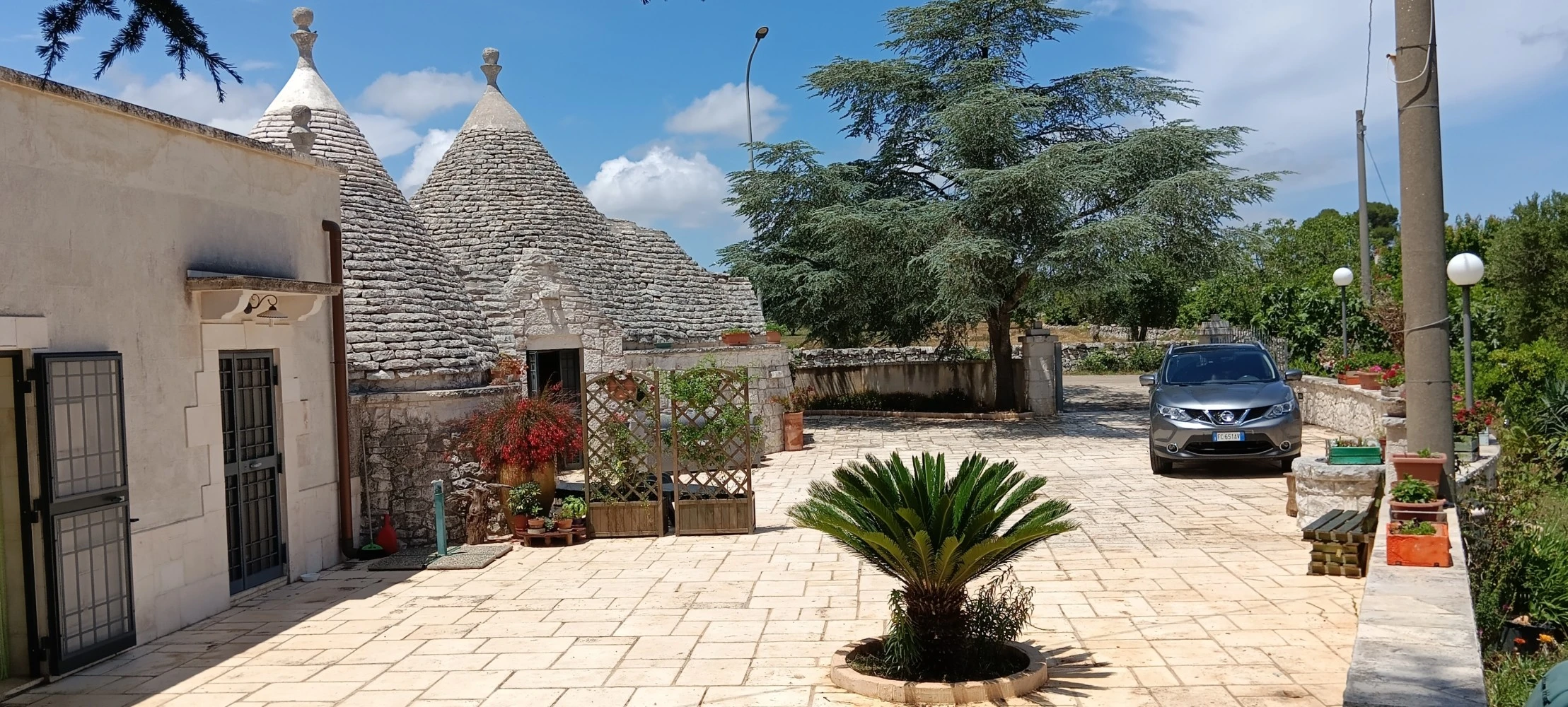 Trulli In Valle D'itria-3