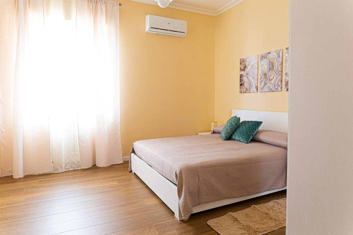 Alexa's Rooms-4