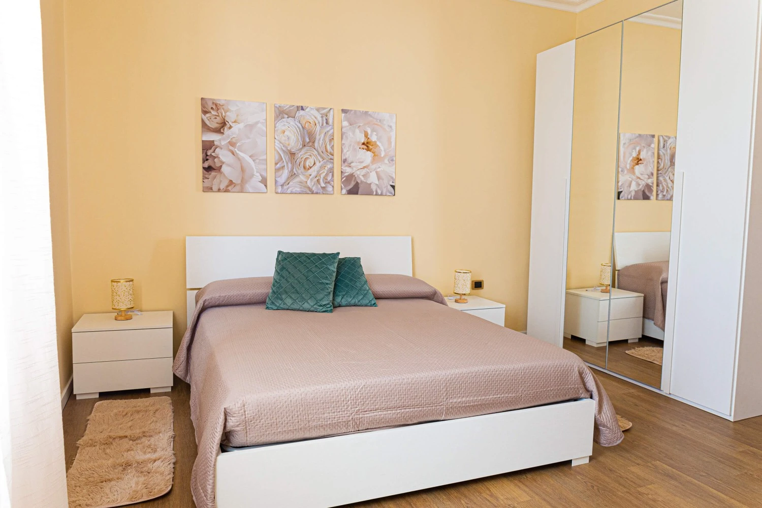Alexa's Rooms-5