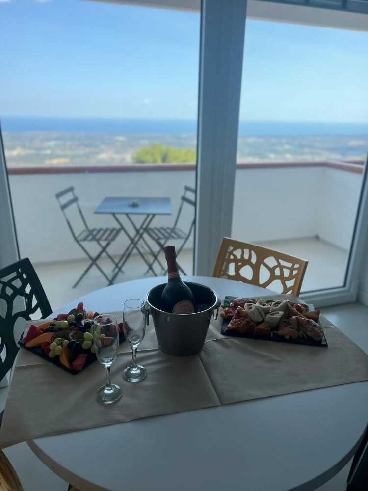 Bella Vista 2-4