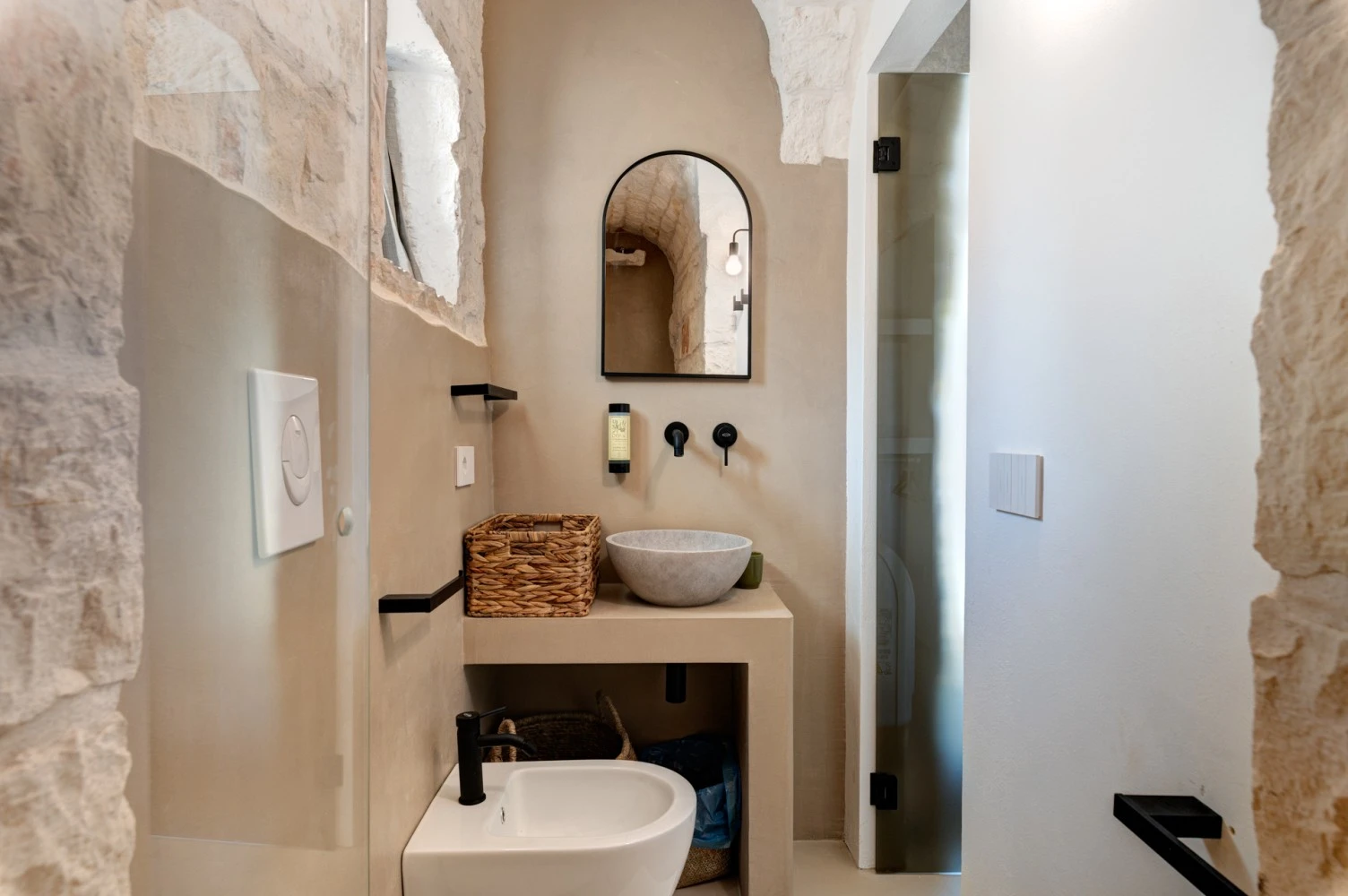 Meni' Luxury House-1 