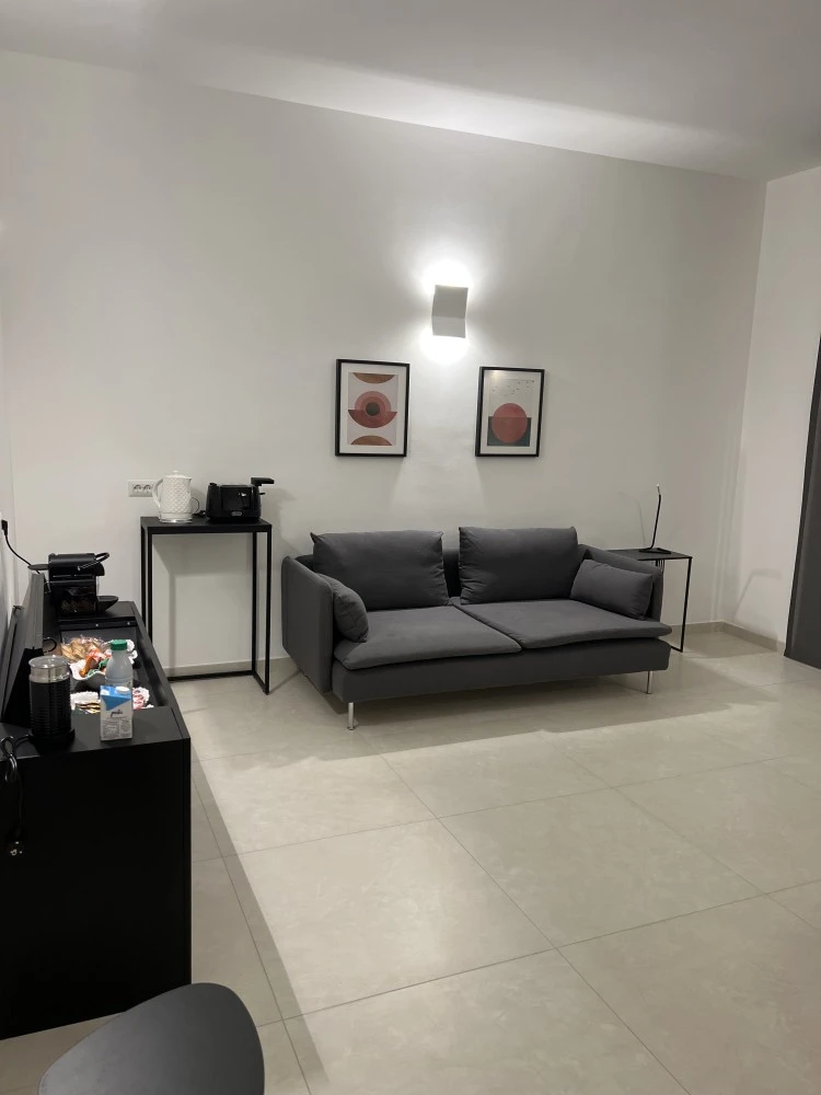 4b B&b-3