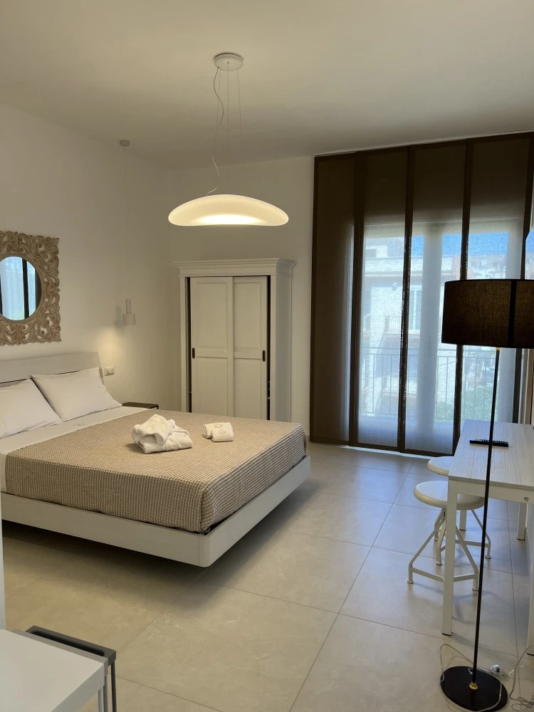4b B&b-4