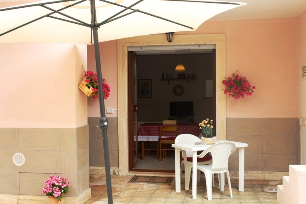 B & B Flower Huose-1