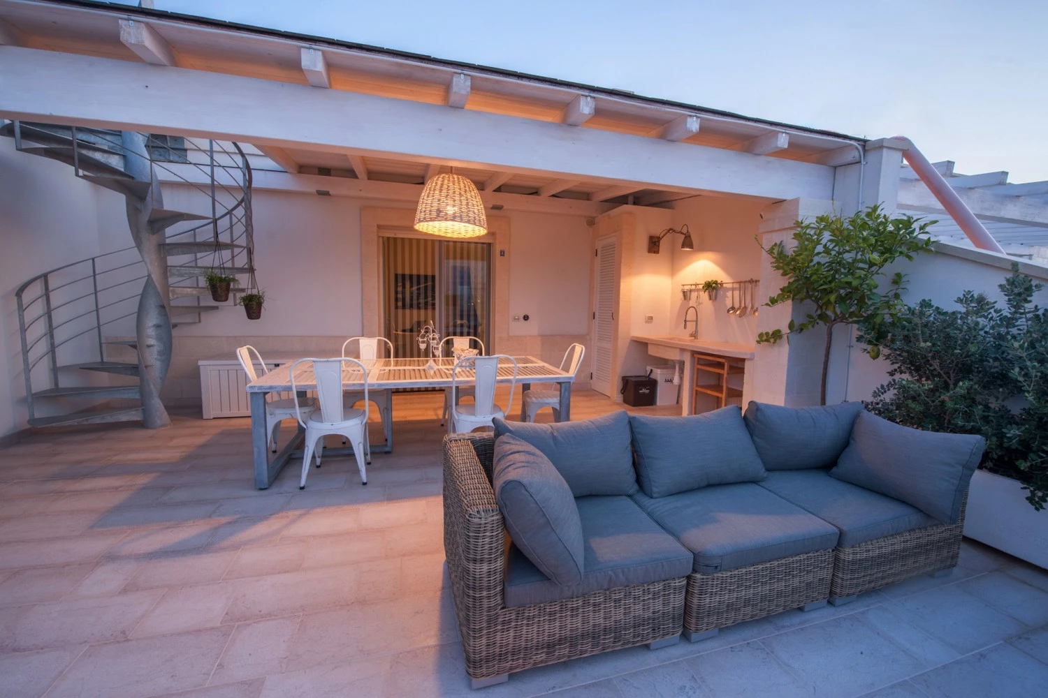 Savelletri Rooftop Gallery House-2