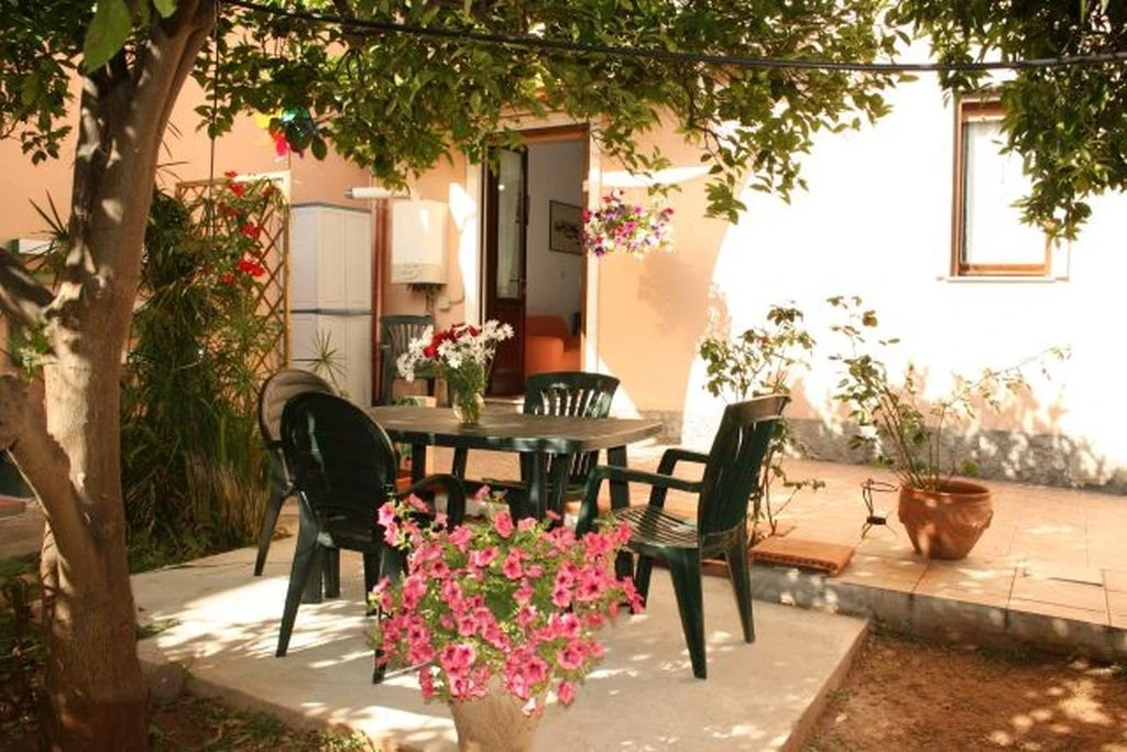 Casa Vacanza/la Casa Dei Nonni-1