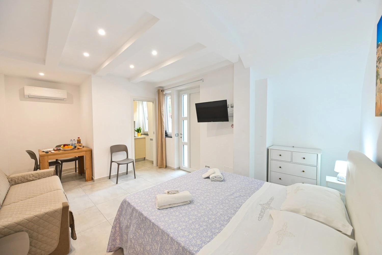 Lucia's Apartments-5