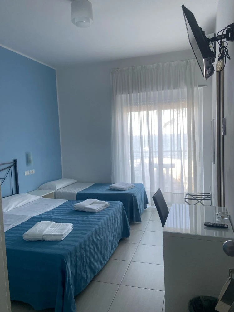 Maniel Beach Hotel-3