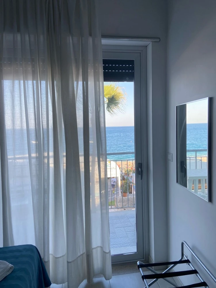 Maniel Beach Hotel-4