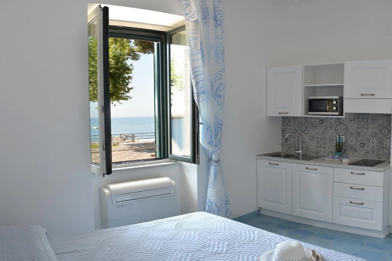 Una Finestra Sul Mare-1