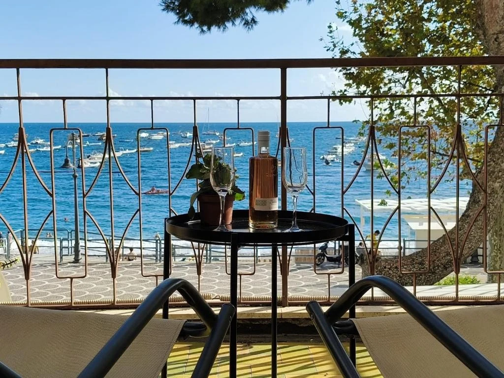 Sea, Sun And Sight Ferrajoli Accommodation-4