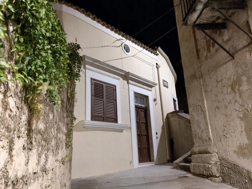 Casa Mavì - Limite Delle Due Matrici-2