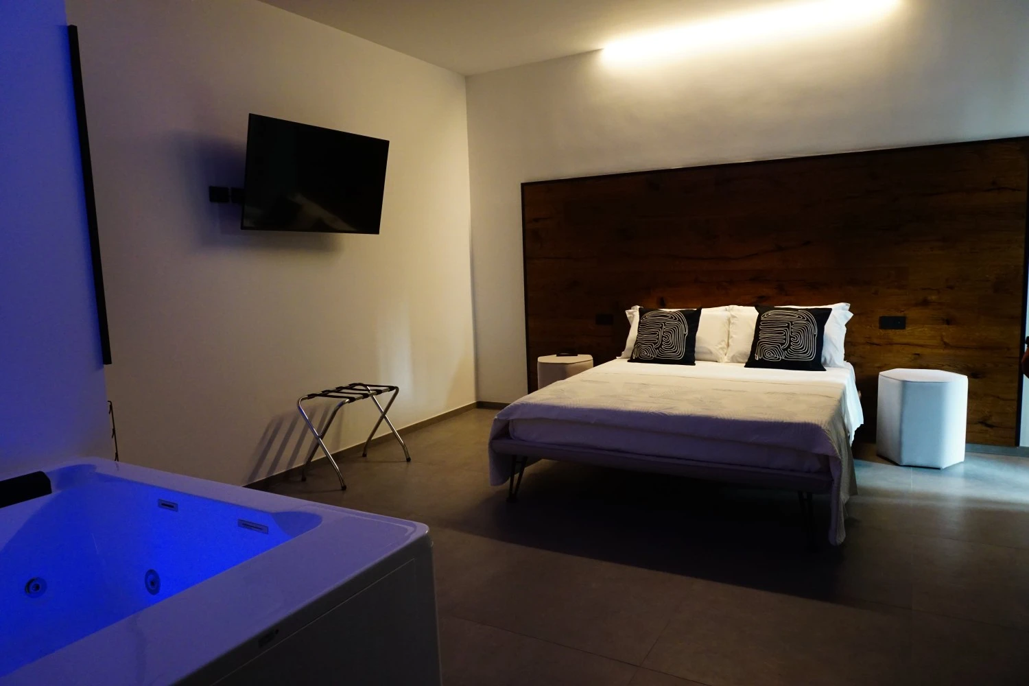 Puglia Luxury Suite New Look-3