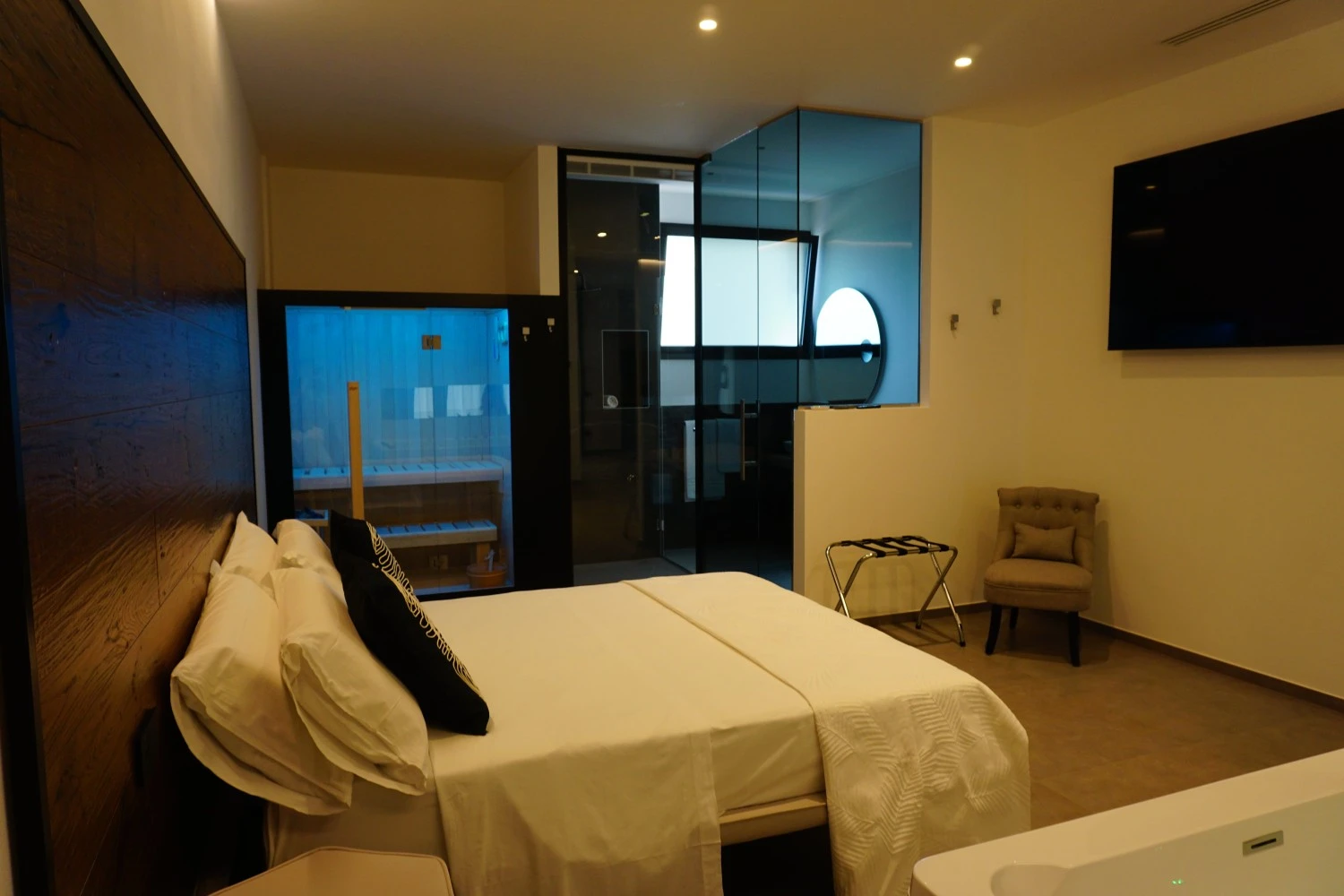 Puglia Luxury Suite New Look-5
