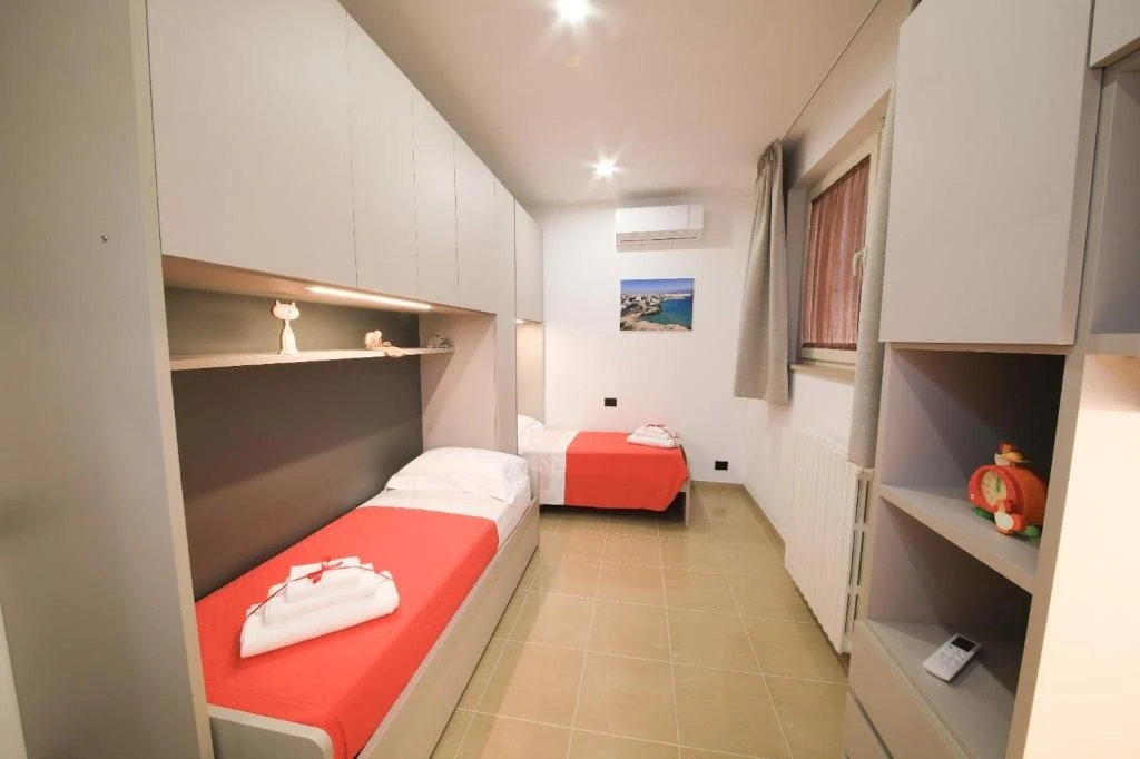 Color Dream Houses Via Bassi-5