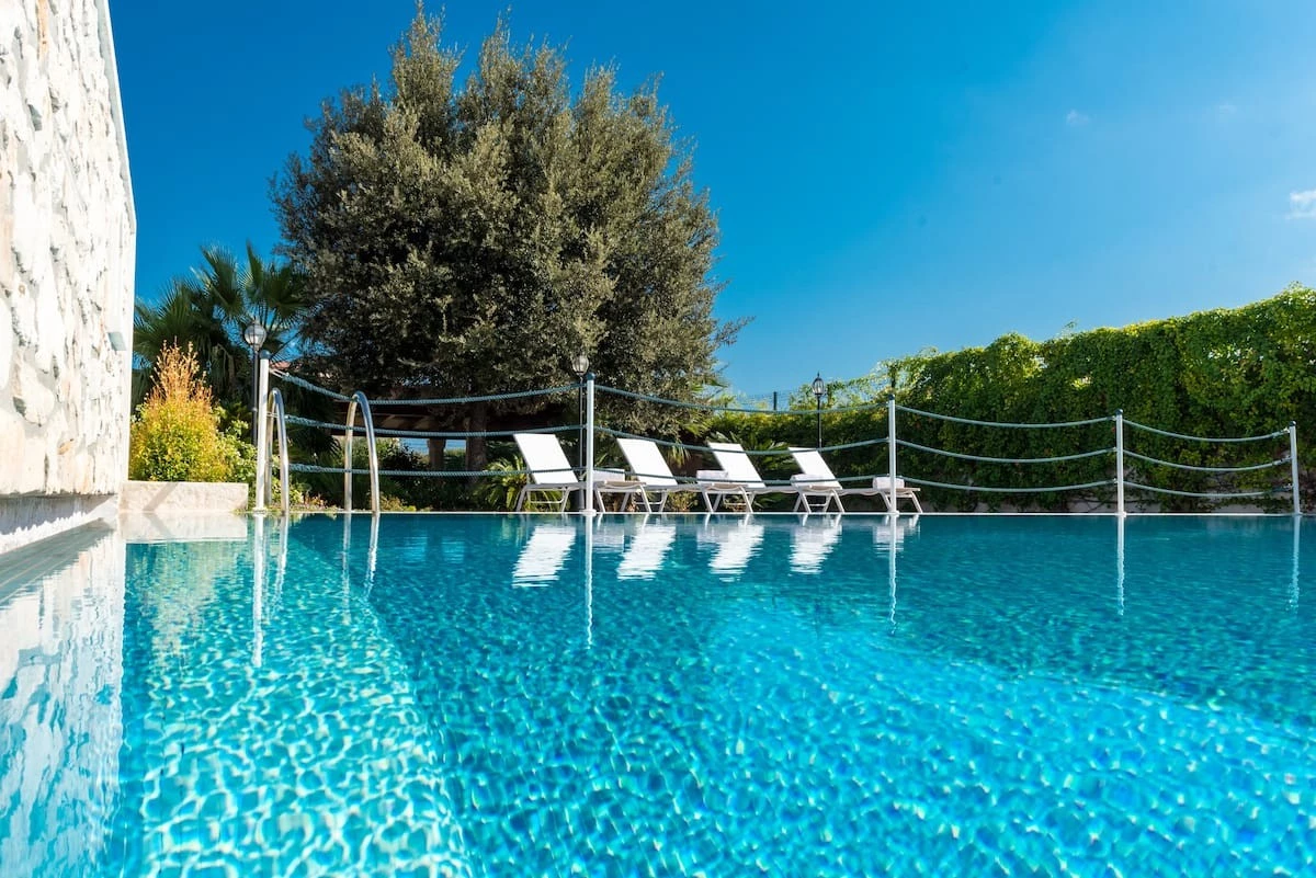 Villa Con Piscina Donna Franca-4