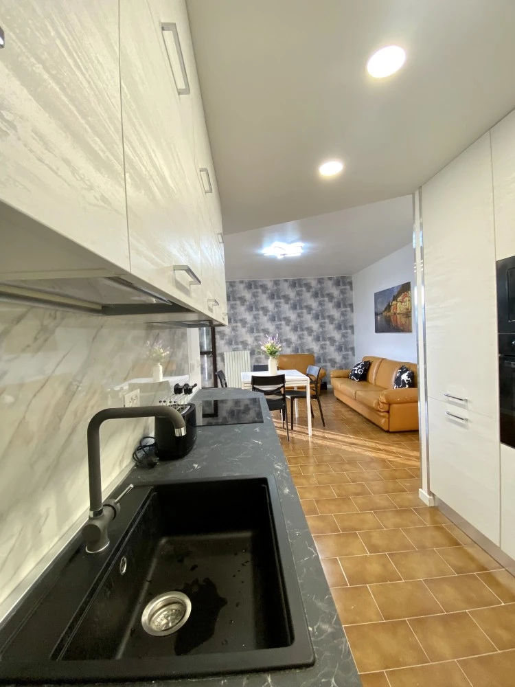 Daisy House-4