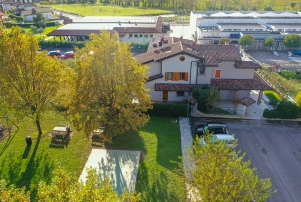 Lugana Home-1