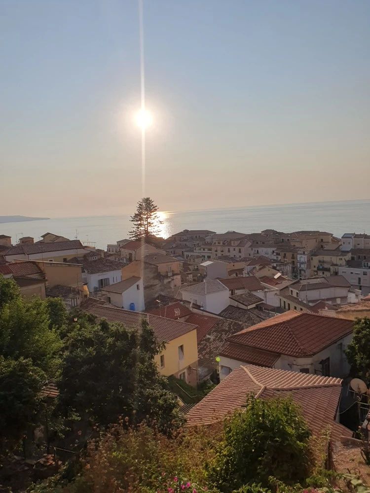Pizzo Golden House-1